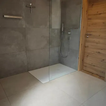 Luxus Himmel Und Mit Privater Sauna Und Wellnessdusche Inkl Wifi Und Parkplatz Fuer 4personen アパート Muhr am See