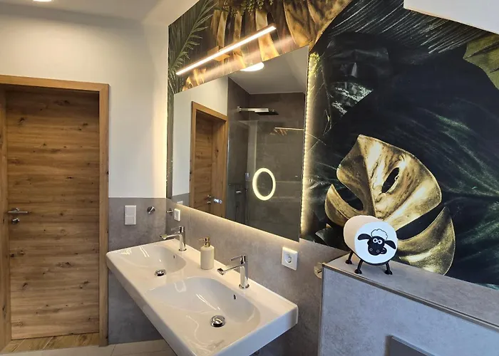 Luxus Himmel Und Mit Privater Sauna Und Wellnessdusche Inkl Wifi Und Parkplatz Fuer 4personen Muhr am See